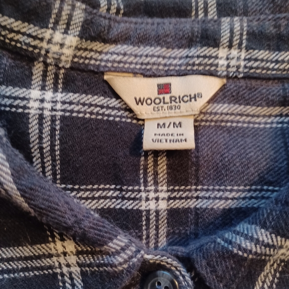 Woolrich Plaid Flannel Button Down Shirt Women's Size Medium - Picture 2 of 8